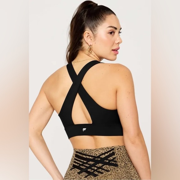 NWT Fabletics Oasis Twist Sports Bra Black L X11 - Picture 3 of 6